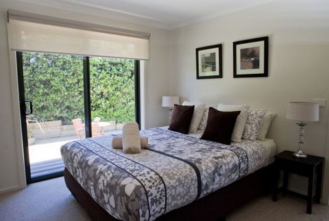 C-Deck Beach House Apartment - Sunshine Coast Guide 1