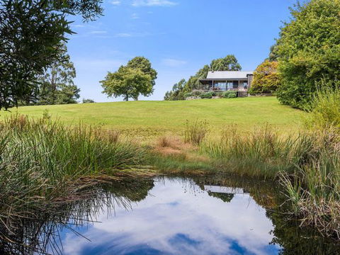 Cape Cottages - Sunshine Coast Guide 0