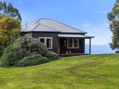 Cape Cottages - Sunshine Coast Guide 1