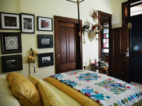 Cairnsmore Bed And Breakfast - Sunshine Coast Guide 1