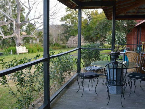 Cairnsmore Bed And Breakfast - Sunshine Coast Guide 3