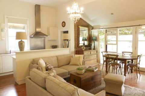 Cadogan Central Luxury - Sunshine Coast Guide 0