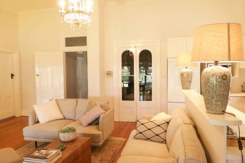 Cadogan Central Luxury - Sunshine Coast Guide 1