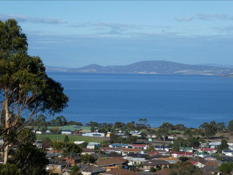 Charbella's On Norma - Sunshine Coast Guide 0
