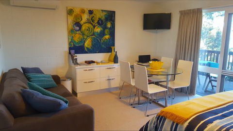 Charbella's On Norma - Sunshine Coast Guide 3