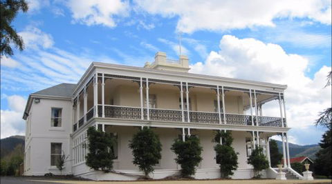 Claremont House - Sunshine Coast Guide 4