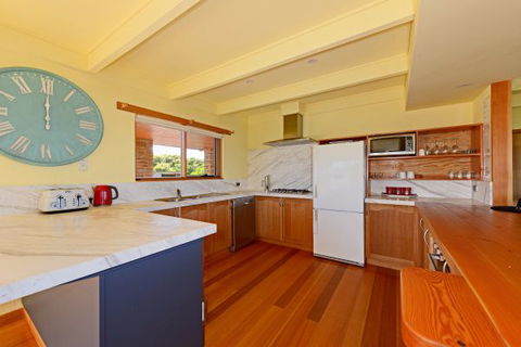 Cloudy Bay Villa - Sunshine Coast Guide 8