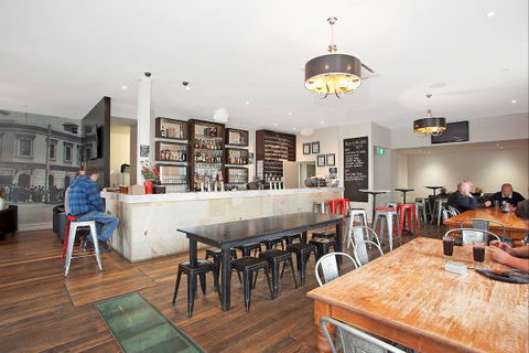 Comfort Inn Western - Sunshine Coast Guide 6