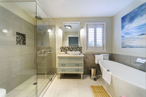 Coastal Pods Wynyard - Sunshine Coast Guide 5
