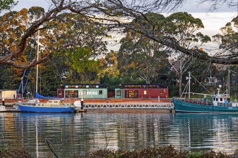 Coastal Pods Wynyard - Sunshine Coast Guide 6