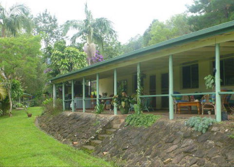 Crofton's Retreat - Sunshine Coast Guide 0