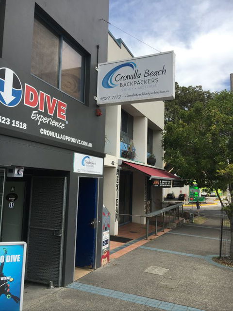 Cronulla Beach Backpackers - Sunshine Coast Guide 0