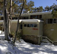 Edski Lodge - Sunshine Coast Guide