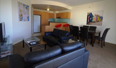 Ensenada Motor Inn And Suites - Sunshine Coast Guide 6