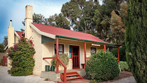 Trinity Cottage - Sunshine Coast Guide 0