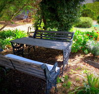 The Pig and Whistle - Sunshine Coast Guide