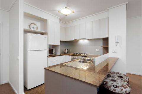 Melbourne Tower Apartment - Sunshine Coast Guide 2