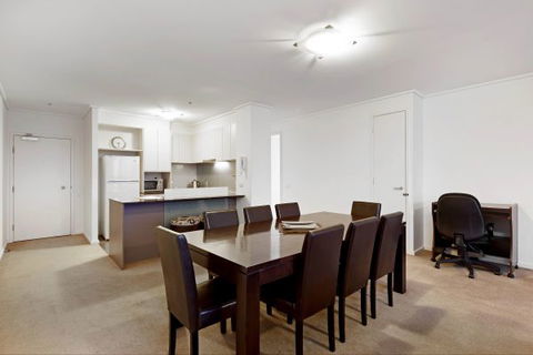 Melbourne Tower Apartment - Sunshine Coast Guide 4