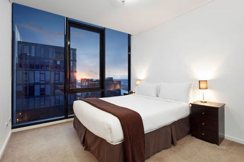 Melbourne Tower Apartment - Sunshine Coast Guide 9