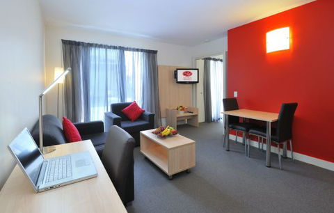 Metro Apartments On Bank Place - Sunshine Coast Guide 0