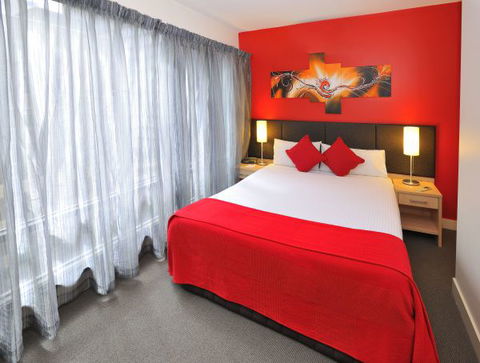 Metro Apartments On Bank Place - Sunshine Coast Guide 1