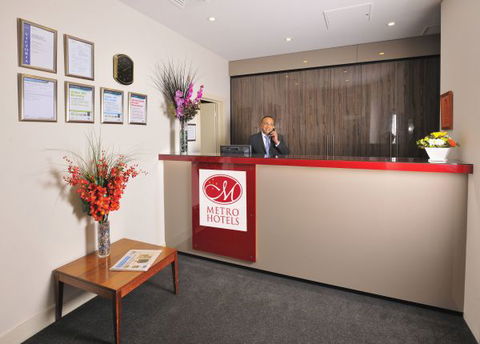 Metro Apartments On Bank Place - Sunshine Coast Guide 3