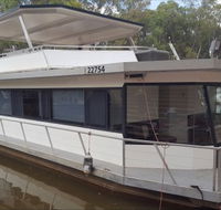Murray Downs Marina Houseboats - Sunshine Coast Guide