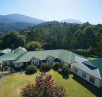 Oscar's on the Yarra - Sunshine Coast Guide