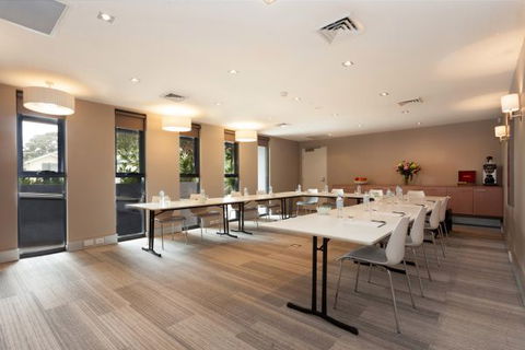 Quest Mascot Apartment Hotels - Sunshine Coast Guide 2