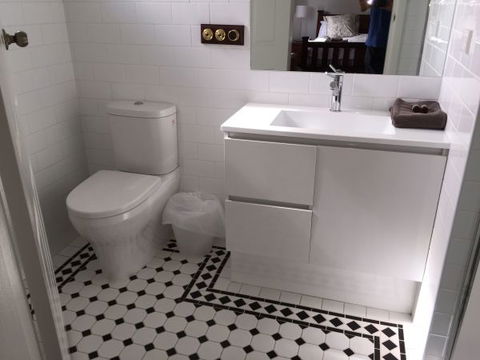 The Corner Hotel Alexandra - Sunshine Coast Guide 2