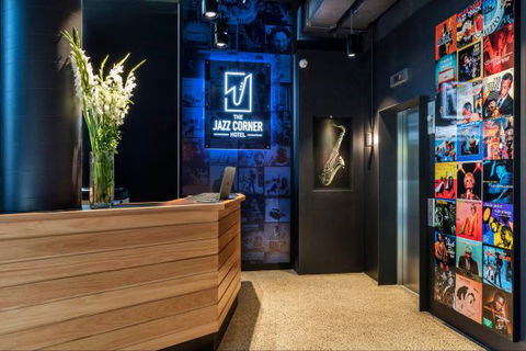 The Jazz Corner Hotel - Sunshine Coast Guide 7