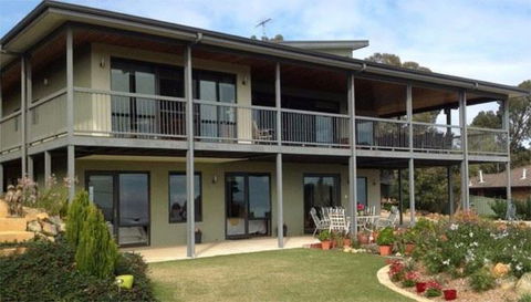 Tibooburra Bed And Breakfast Kalamunda - Sunshine Coast Guide 0