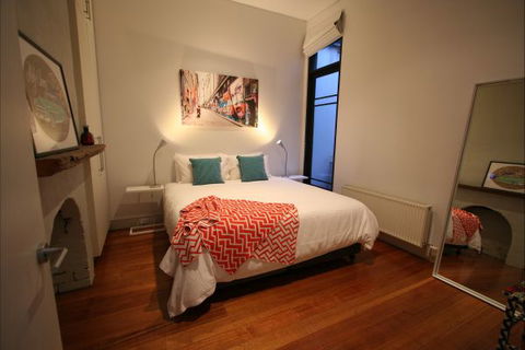 Two Five Zero / Richmond - Sunshine Coast Guide 5