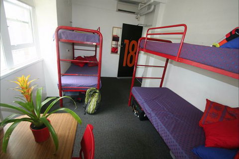 Zing! Backpackers Hostel - Sunshine Coast Guide 9