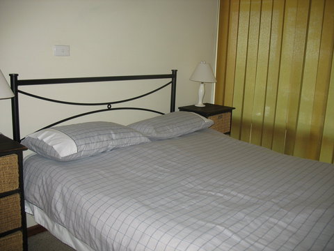 100 Gold Coast Drive, Carrickalinga - Sunshine Coast Guide 5