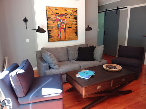 A Bach Of Bright - Sunshine Coast Guide 1