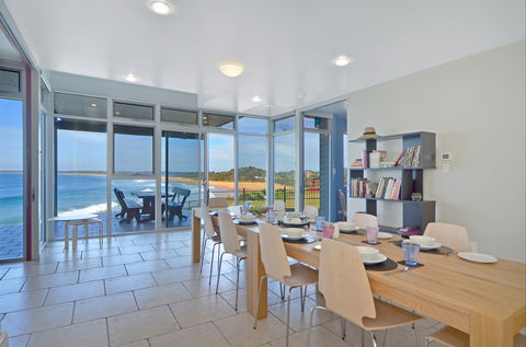 Albatross - Sunshine Coast Guide 1