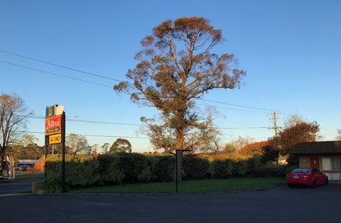 Alfred Motor Inn - Sunshine Coast Guide 0