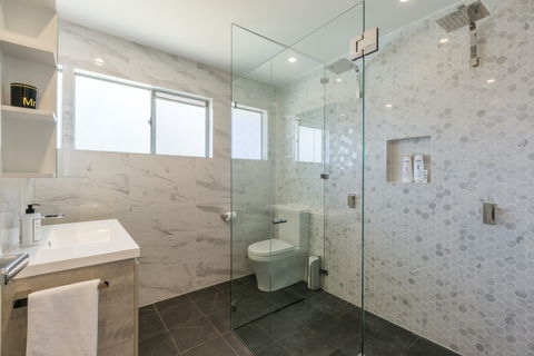 Amalfi Beach House - Sunshine Coast Guide 3