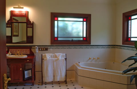 Anchor Cottage - Sunshine Coast Guide 1