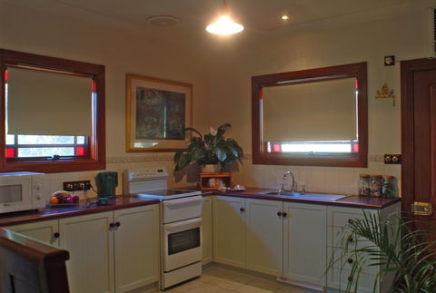 Anchor Cottage - Sunshine Coast Guide 3
