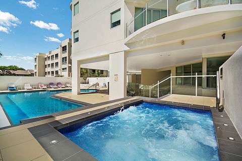 Aqua Vista Luxury Resort - Sunshine Coast Guide 8
