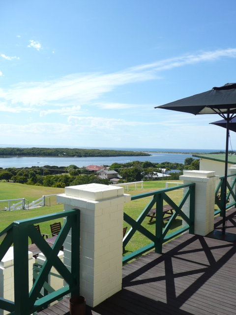 Augusta Hotel Motel - Sunshine Coast Guide 0
