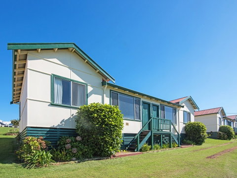 Augusta Hotel Motel - Sunshine Coast Guide 3