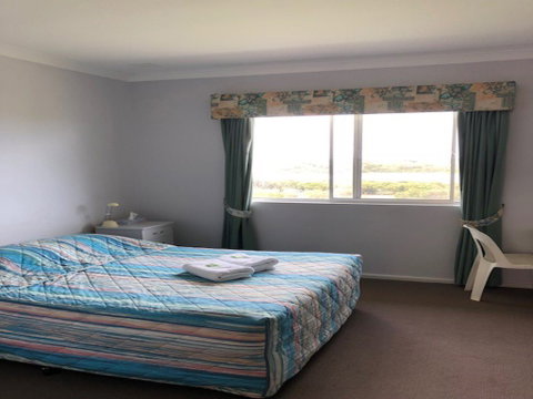 Augusta Hotel Motel - Sunshine Coast Guide 6