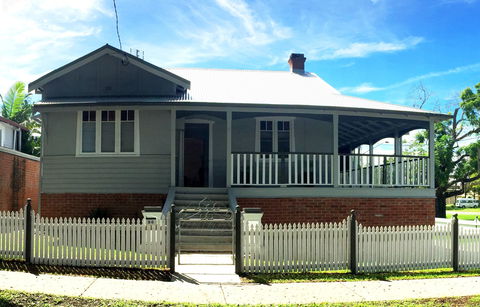 Ava House - Sunshine Coast Guide 0