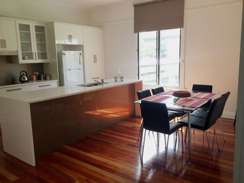 Ava House - Sunshine Coast Guide 1