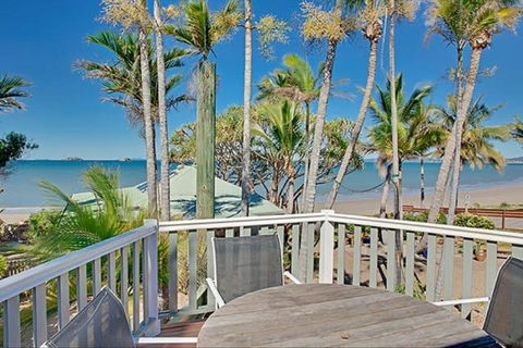 Beachfront Zilzie Holiday Home And Cottage - Sunshine Coast Guide 3