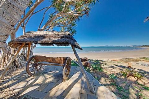 Beachfront Zilzie Holiday Home And Cottage - Sunshine Coast Guide 6