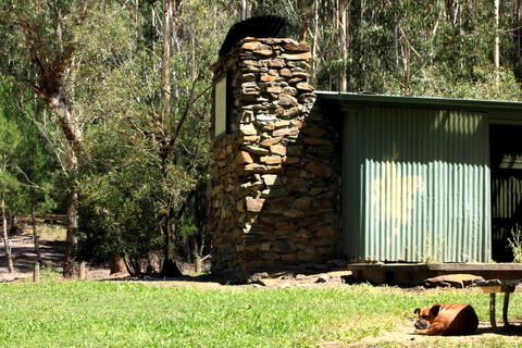 Blue Range Hut - Sunshine Coast Guide 2